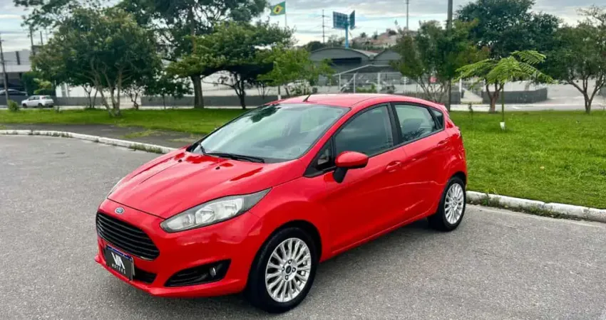 Ford Fiesta 1.5 - Vermelha - 2014/2015