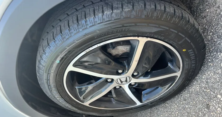 Honda HRV 1.8. Km 57.000. Pneus novos Goodyear. Carro de mulher. Prata. 