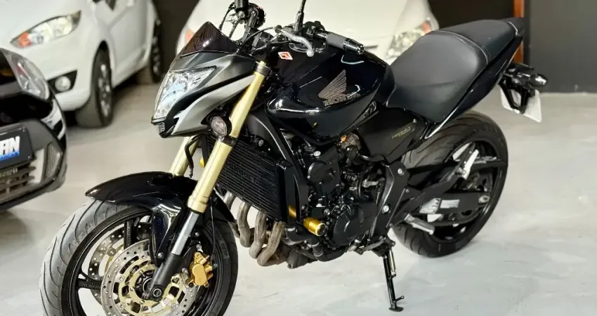 HORNET 2013 IMPECÁVEL ! 36 mil kms ! Muito nova ! Chama a atenção por onde passa 
