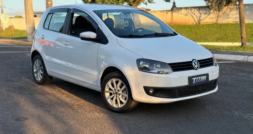 VOLKSWAGEM FOX I-TREND 1.0 8V COMPLETISSIMO / RARO ESTADO !