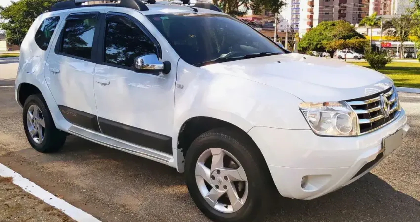Renault Duster Dynamique 2.0 Flex Automática 2015 Branca - Revisada, Histórico de Revisões e Pneus E