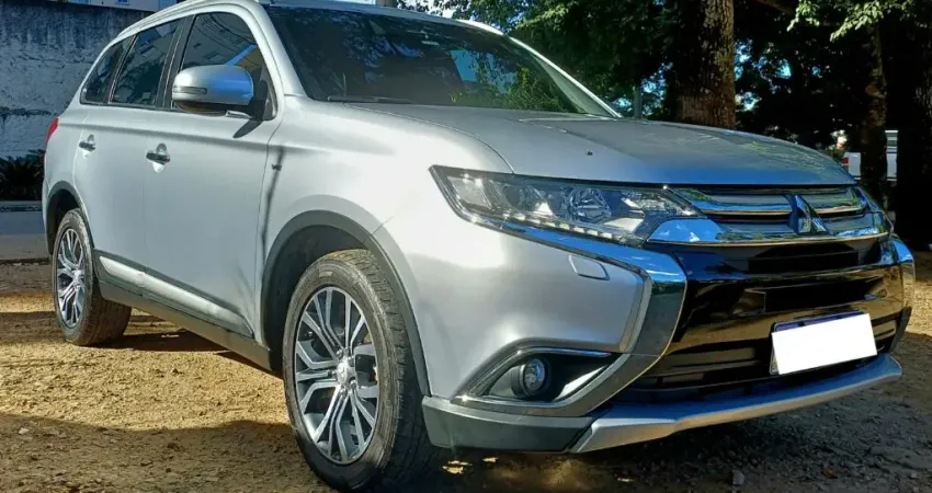 Mitsubishi Outlander GT 3.0 V6 Automática 2018 Prata - 7 Lugares e Revisões Mitsubishi - Facilita Au