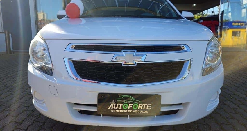 Chevrolet Cobalt 1.4 LT - Branca - 2014/2015