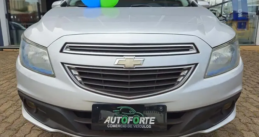 Chevrolet Onix 1.4MT LT - Prata - 2012/2013