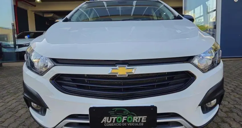Chevrolet Onix 1.4MT ACTIV - Branca - 2017/2018