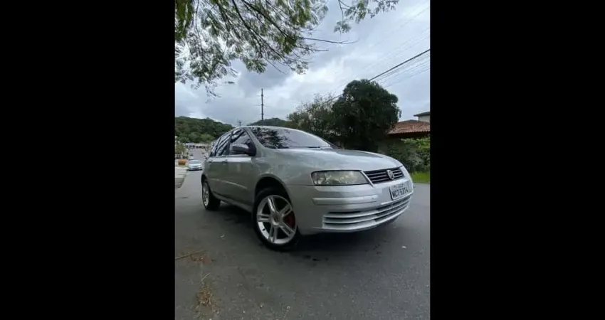 Fiat Stilo 1.8/ 1.8 Connect 8V 103cv 5p  - Prata - 2005/2005