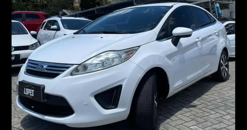 Ford Fiesta Sedan SE 1.6 16V Flex 4p  - Branca - 2011/2011