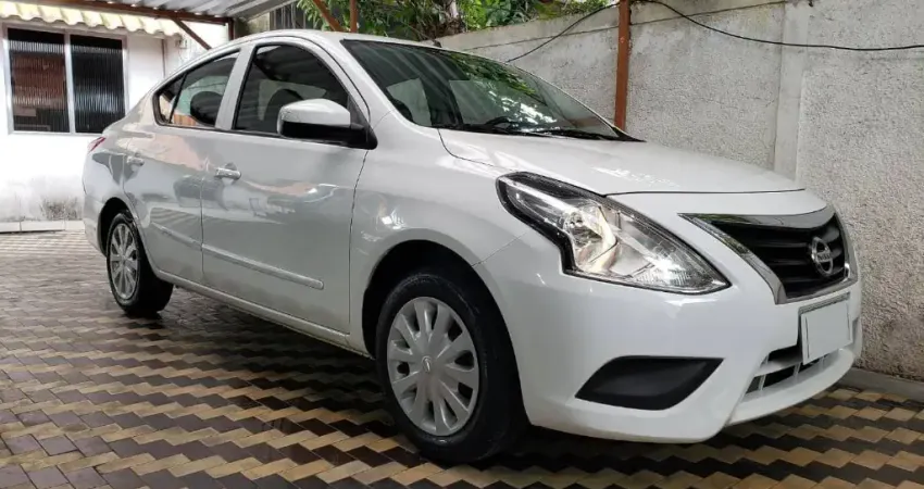Nissan versa 1.6 s