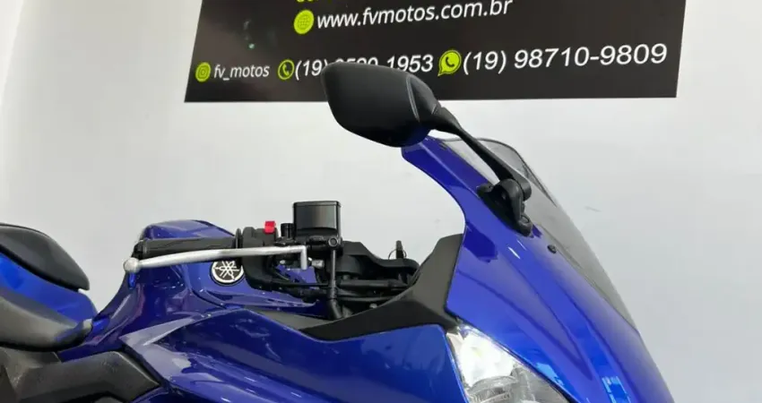 YAMAHA YZF R1 AZUL 2023