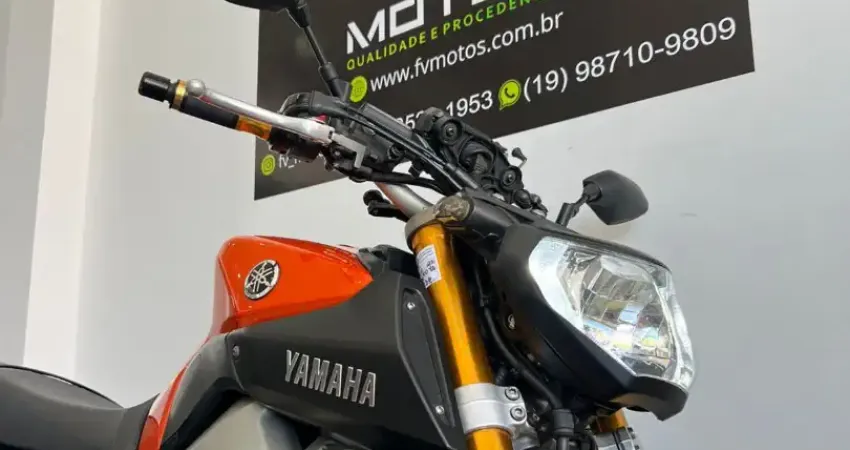 YAMAHA MT-09 LARANJA 2016
