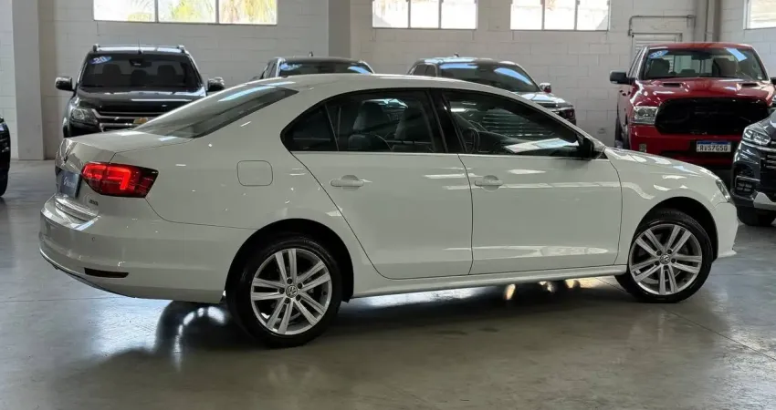  VOLKSWAGEN JETTA HIGHLINE 2017 — POTÊNCIA, LUXO E CONFORTO EM UM SEDÃ PREMIUM!  (Entrada + Parcelas