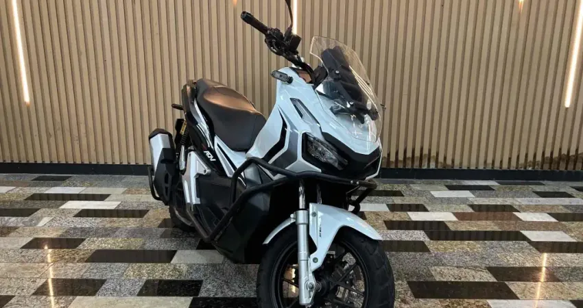 HONDA ADV 160 2022 ️  Estilo: Scooter aventureira, moderna e confortável