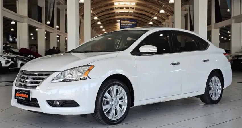 NISSAN SENTRA 2.0 SL 16V FLEX 4P AUTOMÁTICO 2015,na elegante cor branco pérola, equipado com teto so