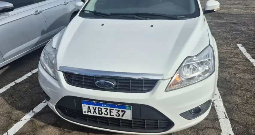 Focus Hatch 2.0 Automático 2013