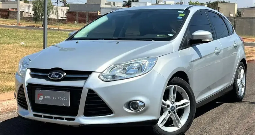 FORD FOCUS HB 2.0 AUT 2014 - BAIXO KM - EXCELENTE ESTADO DE CONSERVAÇÃO - CAUTELAR 100% APROVADA