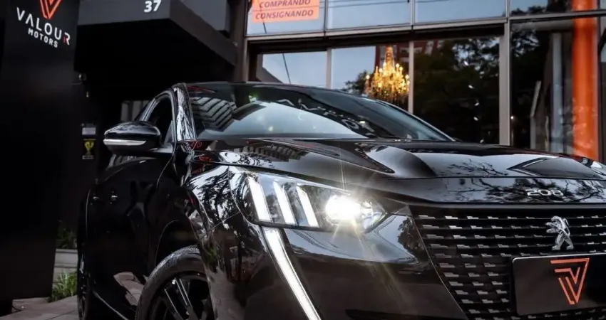 Peugeot 208, mecânico, revisado, teto panorâmico, banco em couro 

