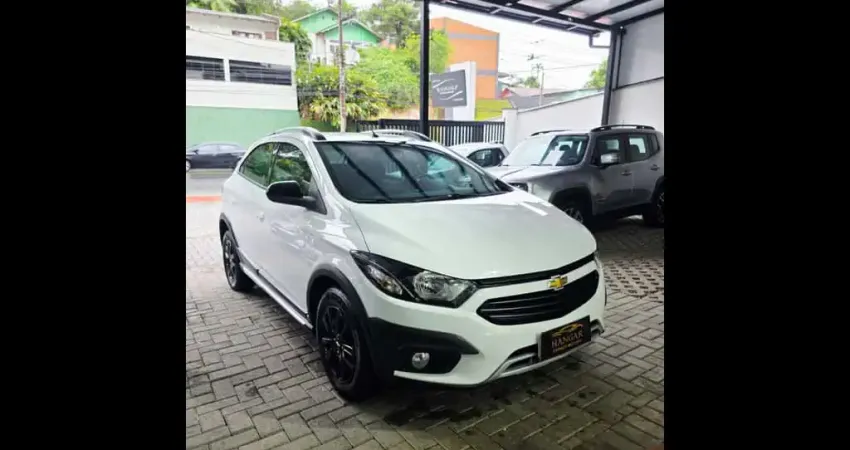 Chevrolet Onix HATCH ACTIV 1.4 8V Flex 5p Mec.  - Branca - 2018/2019