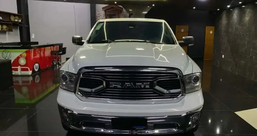 Ram Classic 2023 5.7 v8 gasolina laramie cd 4x4 automático
