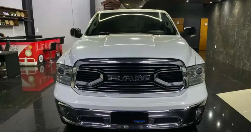 Ram Classic 2023 5.7 v8 gasolina laramie cd 4x4 automático