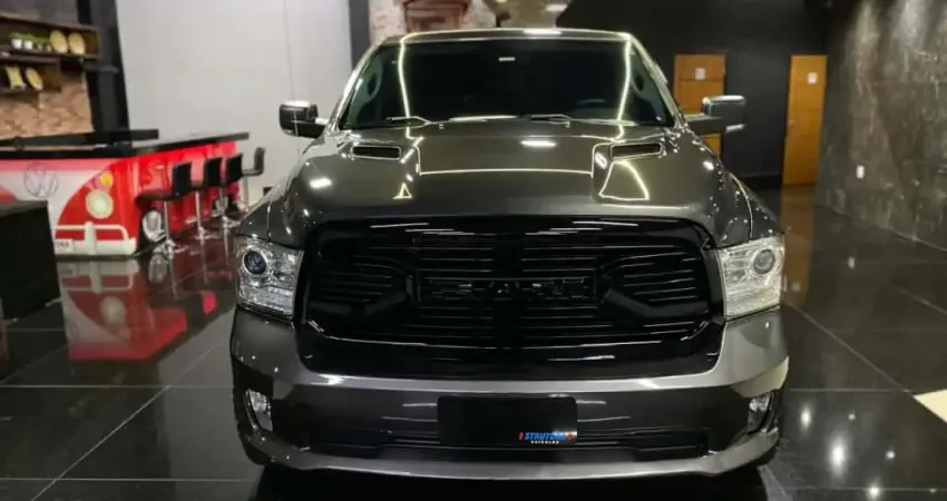 Ram Classic 2022 5.7 v8 gasolina laramie night edition cd 4x4 automático