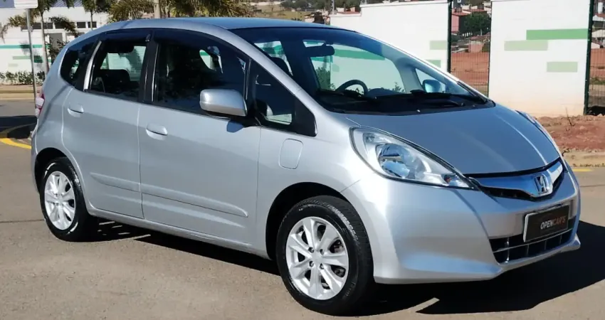 Honda Fit LX 1.4 automático carro super conservado e motor ok 
