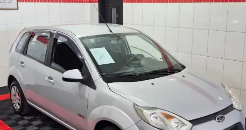 Ford Fiesta 1.6 Class 2013 – Compacto, Potente e Muito Bem Conservado!