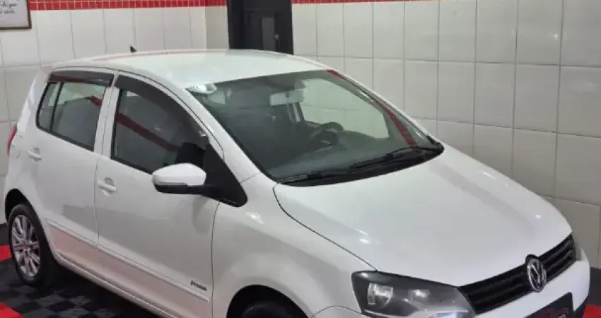 Volkswagen Fox 1.6 MI 2012 – Compacto, manual e Cheio de Conforto!