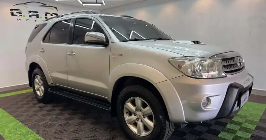 Hilux SW4 SRV D4-D 4x4 3.0 TDI Dies. Aut