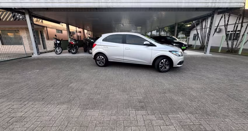 Chevrolet Onix HATCH LTZ 1.4 8V FlexPower 5p Mec.  - Prata - 2016/2016