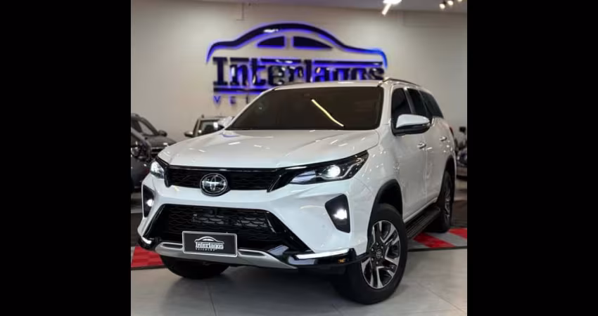 TOYOTA HILUX SW4 SRX Plat. 4x4 2.8 TB Die. Aut.