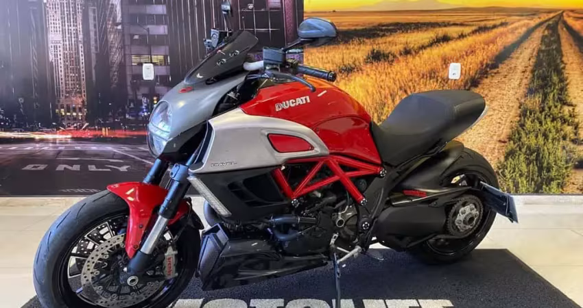 DUCATI DIAVEL 2011