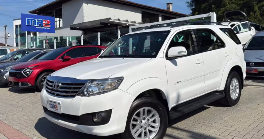 Toyota Hilux SW4 SR 4x2 2.7/ 2.7 Flex 16V Aut.