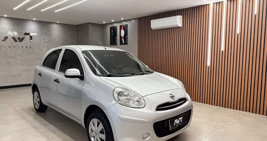 Nissan March S 1.0 16V Flex Fuel 5p  - Prata - 2012/2013