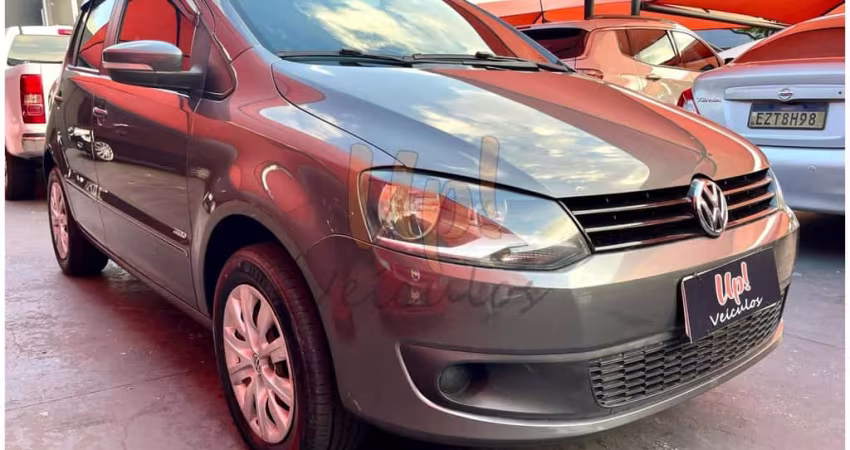 Volkswagen Fox 1.0 Mi Total Flex 8V 5p  - Cinza - 2012/2013