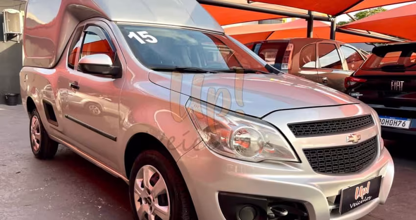 Chevrolet Montana LS - Prata - 2014/2015