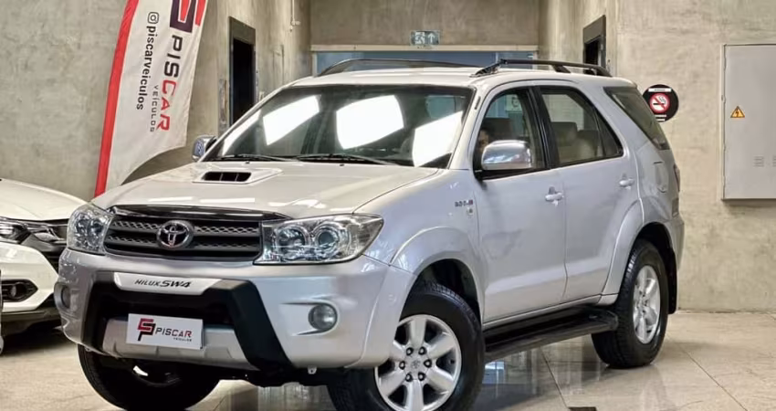 Toyota Hilux 2010 3.0 srv 4x4 cd 7 lugares 16v turbo intercooler diesel 4p automático