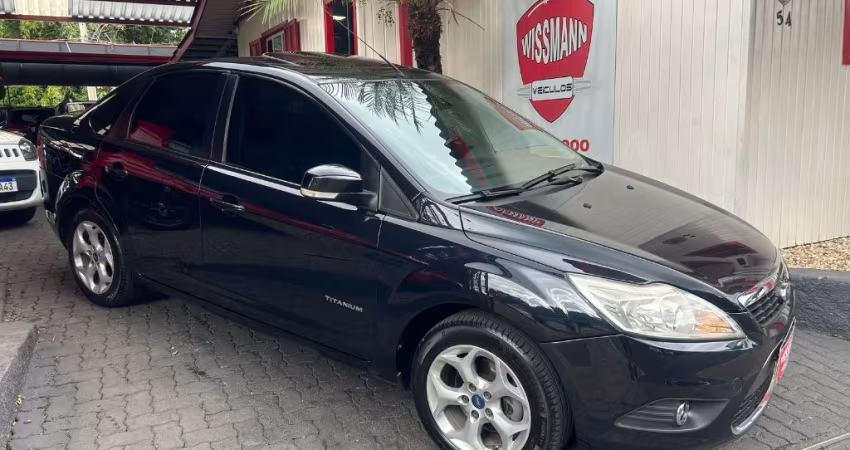 FORD/FOCUS SEDAN TITANIUM 2.0
