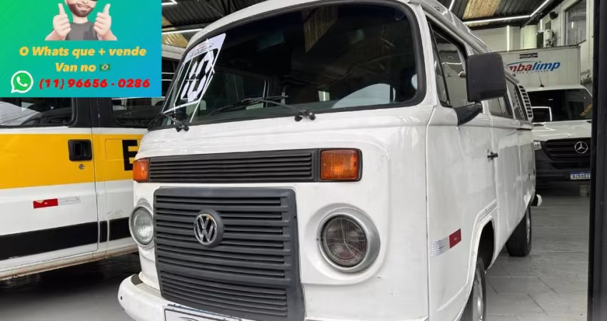 Volkswagen - Kombi 9 lugares 1.4 8v !!!