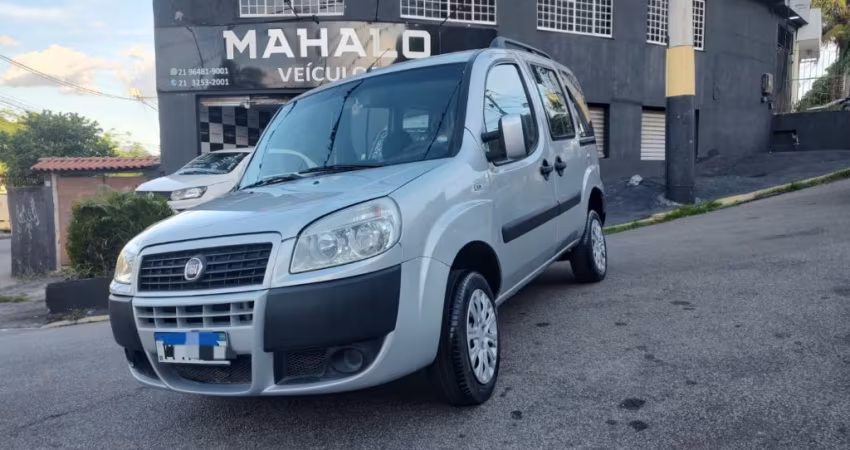 Fiat Doblò Essence 1.8 8 LUGARES ( valor real)