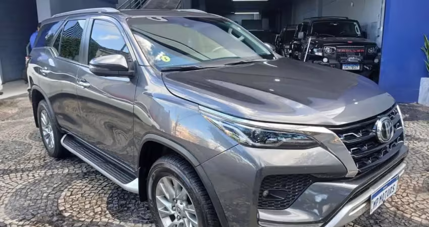 Toyota Hilux sw4 2024 2.8 d-4d turbo diesel srx 7l 4x4 automático