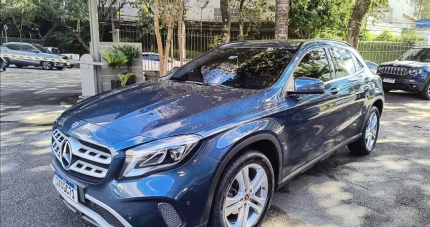 MERCEDES-BENZ GLA 200 1.6 CGI Style 7g-dct - 2019/2020