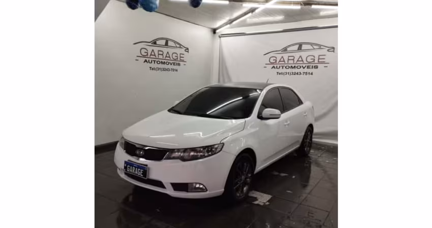 Kia Cerato 2012 1.6 e.221 sedan 16v gasolina 4p manual