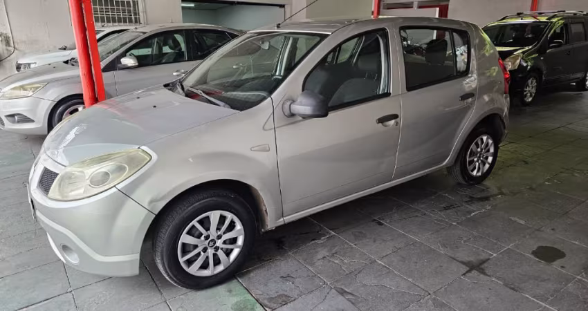 Sandero Arthentic 2011
