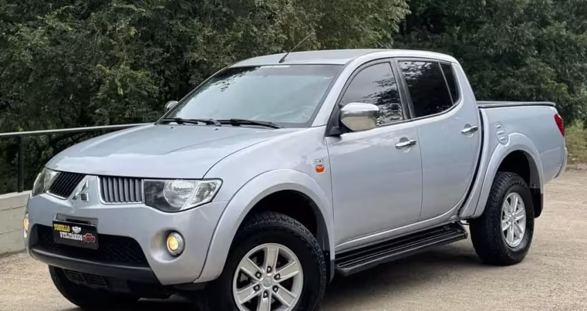Mitsubishi L200 Triton HPE 3.2 CD TB Int.Diesel Aut - Prata - 2010/2010