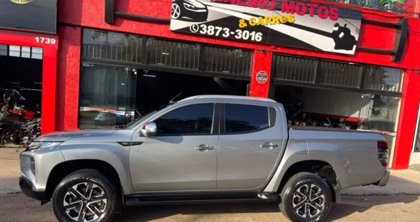 Mitsubishi L200 TRITON 2.4 16V TURBO DIESEL SPORT HPE-S CD 4P 4X4 AUTOMÁTICO