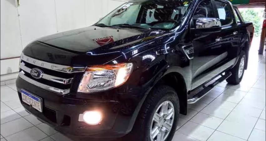 Ford Ranger Ford Ranger XLT 2.5 Flex Cabine Dupla 2014/2015 Manual - Preta - 2014/2015