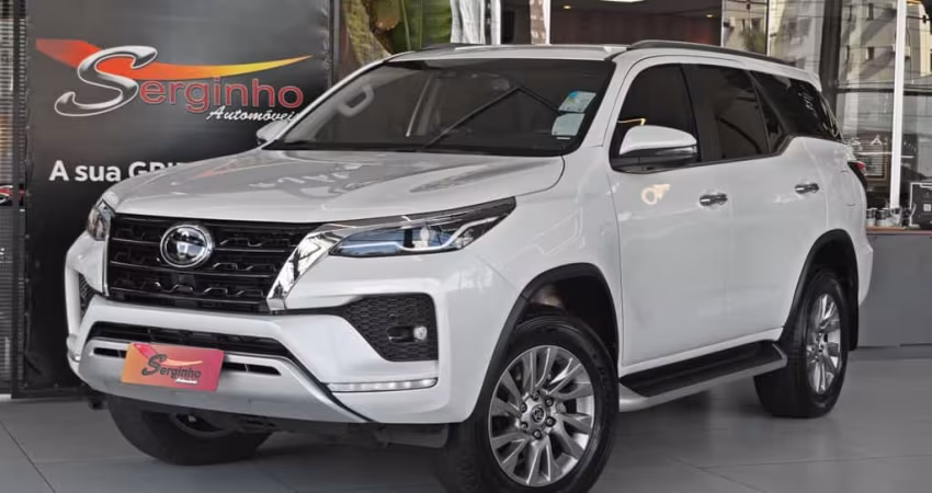 Toyota Hilux sw4 2024 2.8 d-4d turbo diesel srx 7l 4x4 automático