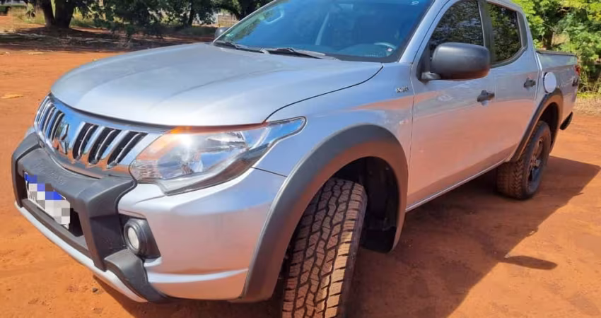 Mitsubishi L200 Tri. Outdo. GLS 2.4 CD 4x4 Die. Aut