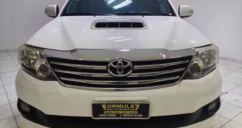 Toyota Hilux SW4 SRV 4x4 2014