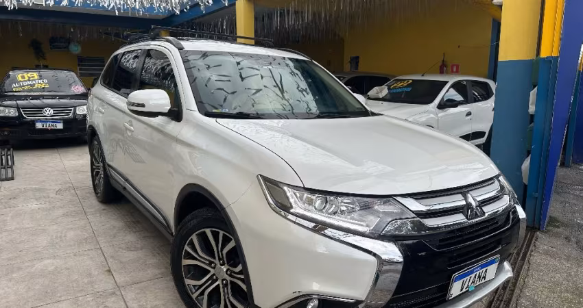 TETO SOLAR// MITSUBISHI OUTLANDER 2.0 – SOFISTICAÇÃO, CONFORTO E DESEMPENHO! 